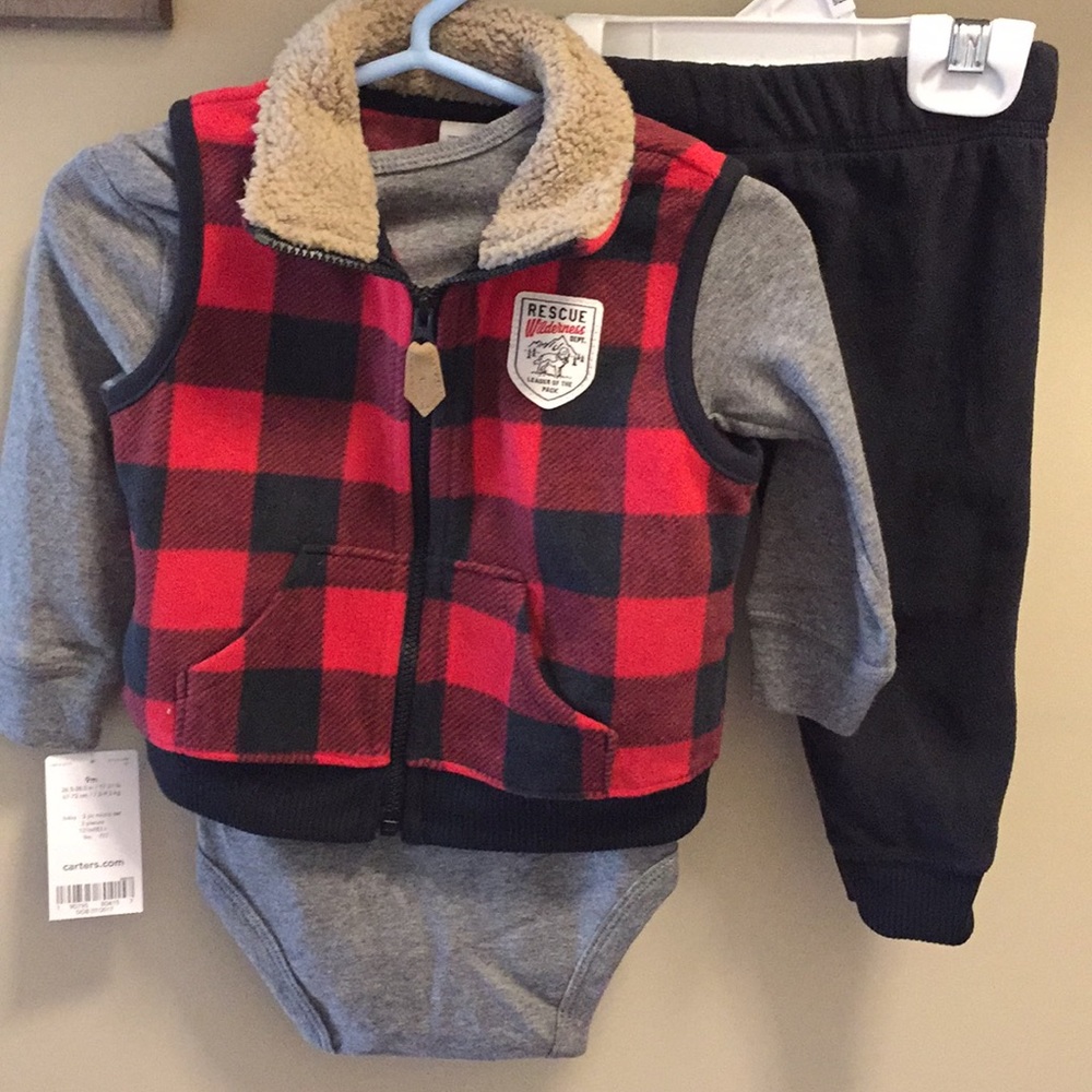 BRAND NEW Carters outfit